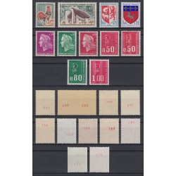 Lot de 11 timbres avec numéro rouge au verso, tous neufs ** sans charnière SUP