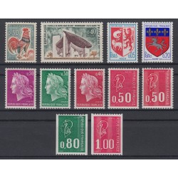 Lot de 11 timbres avec numéro rouge au verso, tous neufs ** sans charnière SUP